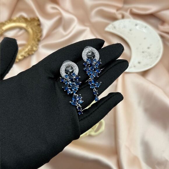 Elegant Silver and Blue Statement Earrings – Timeless Glamour - Picture 5 of 5